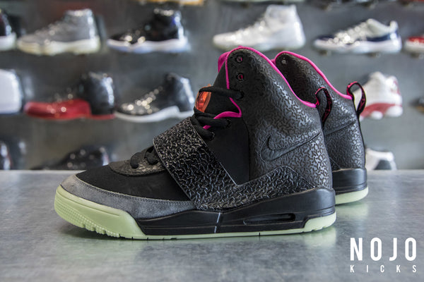 Air Yeezy 1 Blink Black Pink 2009 SKU 366164 003 Authentic New i NOJO KICKS DETROIT